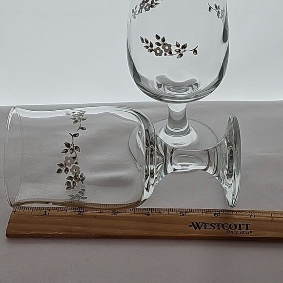 2 Pfaltzgraff Heirloom Water Goblets Wine Glasses 6.5" grey  white floral 12oz - Picture 8 of 9